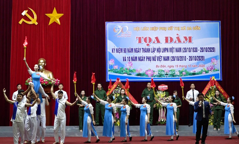 Chương trình văn nghệ chào mừng ngày 20/10